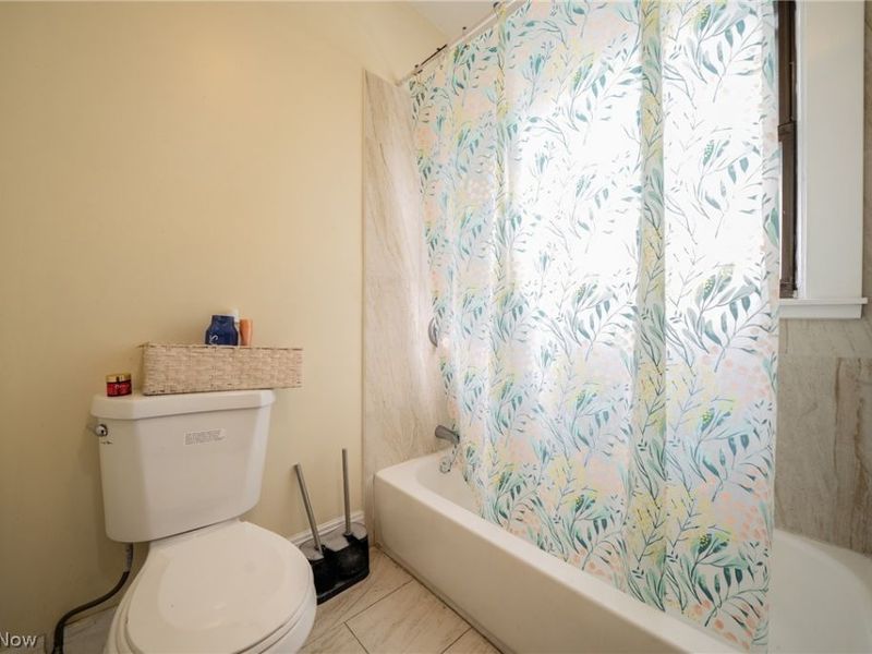 2250 E 86th Street, Cleveland, OH 44106 Photo 24