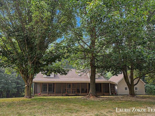 9202 Oriole Drive, Coopersville, MI 49404