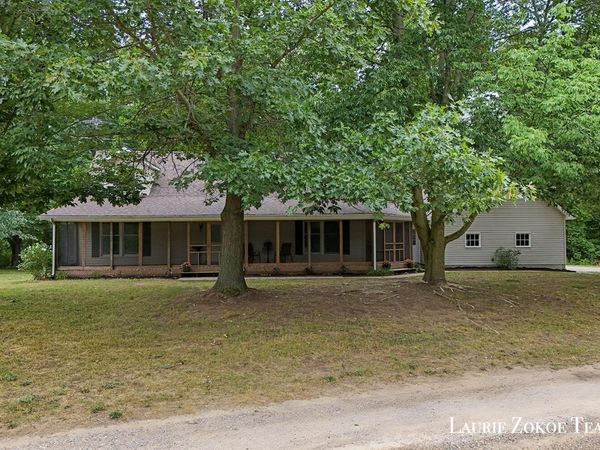 9202 Oriole Drive, Coopersville, MI 49404