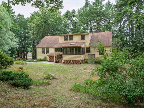 68 Merrimack Road, Amherst, NH 03031