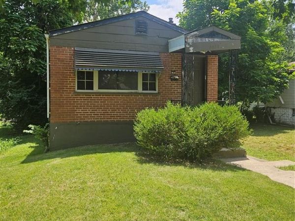 6924 Plymouth Avenue , University City, MO 63130