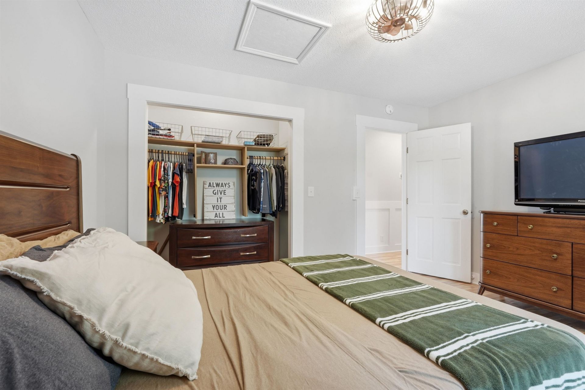 5270 Berkeley Ct. Photo 32