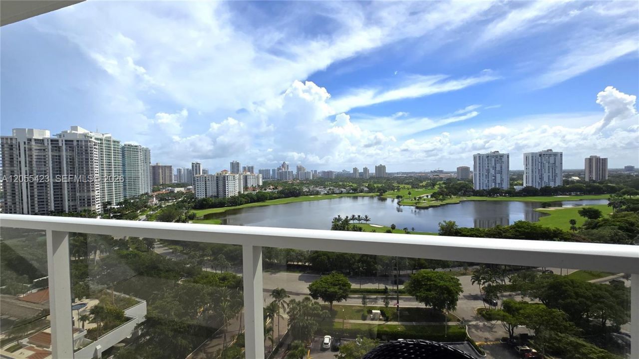 3731 N Country Club Dr, Unit 1825, Aventura, FL 33180 Photo