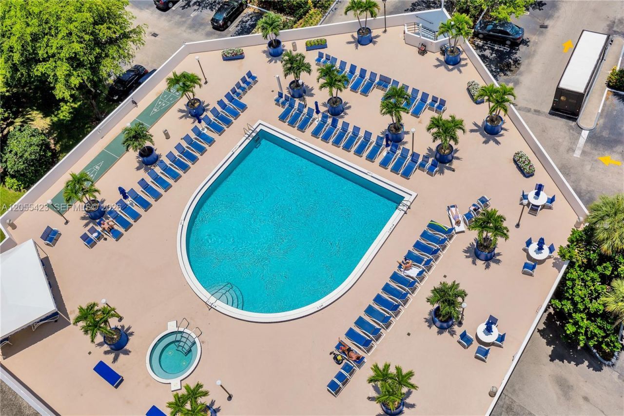 3731 N Country Club Dr, Unit 1825, Aventura, FL 33180 Photo