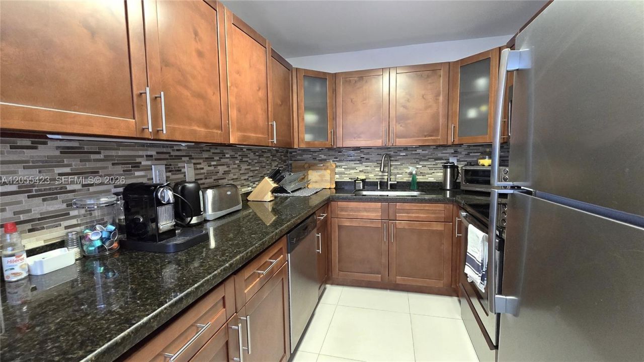 3731 N Country Club Dr, Unit 1825, Aventura, FL 33180 Photo