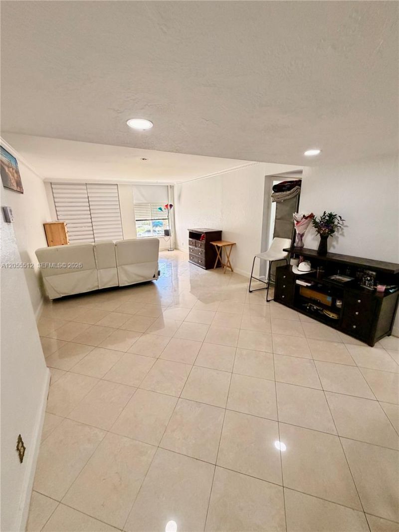 6301 N University Dr , Unit 217, Tamarac, FL 33321 Photo