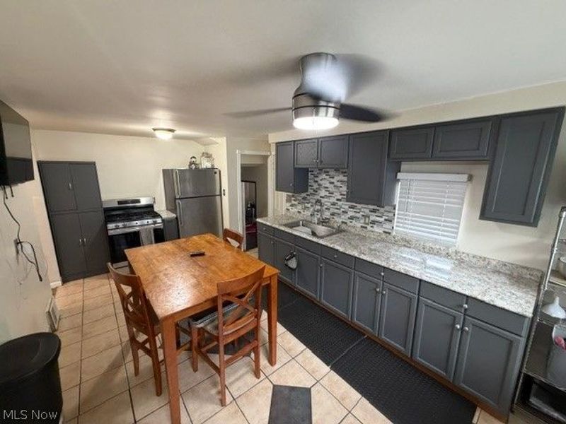 19316 Shakerwood Road, Warrensville Heights, OH 44122 Photo 17