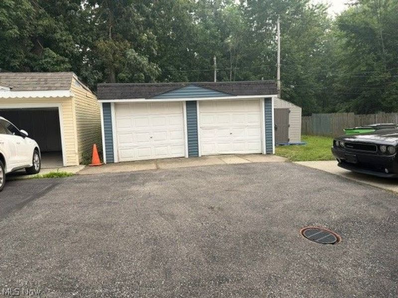 19316 Shakerwood Road, Warrensville Heights, OH 44122 Photo 6