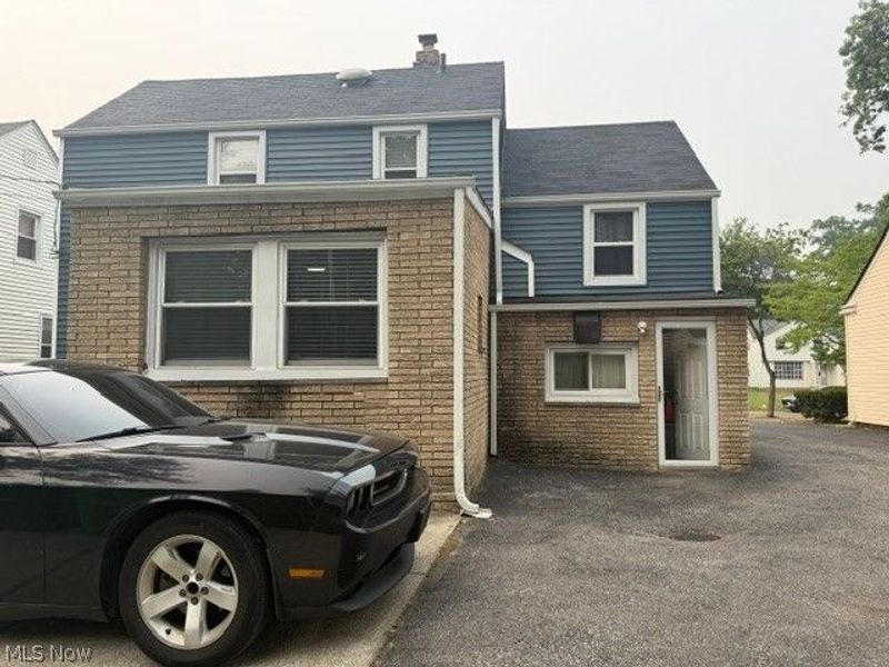 19316 Shakerwood Road, Warrensville Heights, OH 44122 Photo 8
