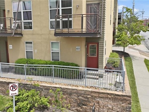 4577 Madison Avenue, Unit E4, Kansas City, MO 64111