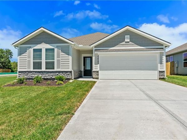 22580 W 214th Terrace, Spring Hill, KS 66083