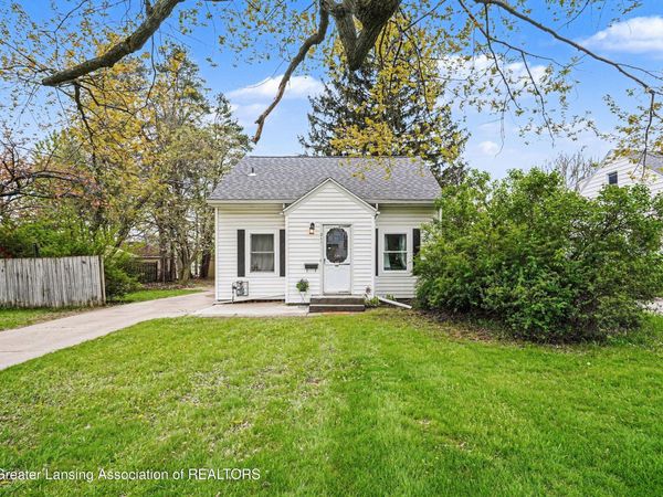 211 W Berry Avenue, Lansing, MI 48910