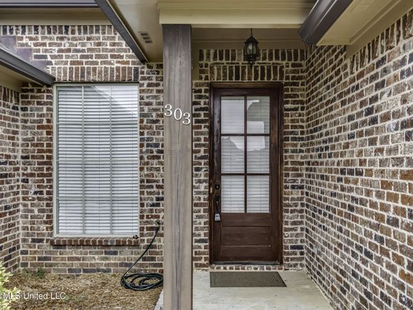 303 Ridge Pointe Drive, Brandon, MS 39042