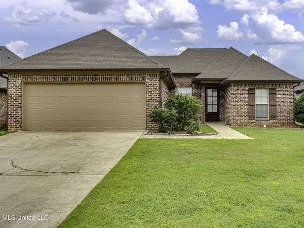 303 Ridge Pointe Drive, Brandon, MS 39042