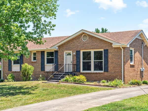 208 Aster Dr , Clarksville, TN 37042
