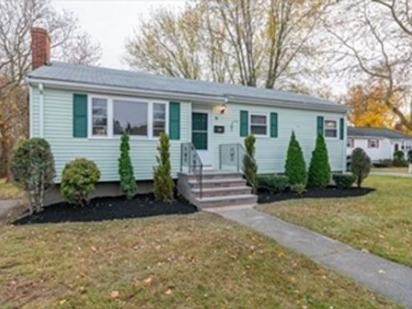 16 Brewster Rd, Unit 1, Randolph, MA 02368