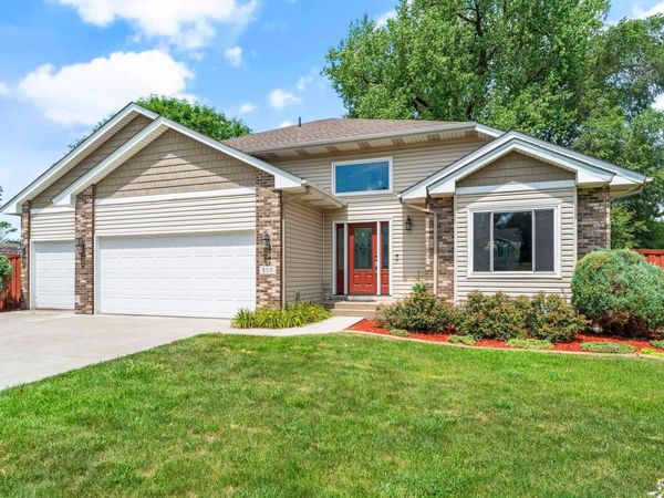 803 102nd Avenue NE, Blaine, MN 55434
