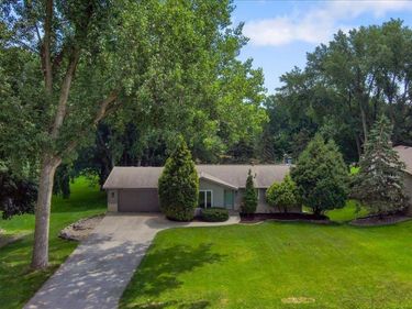 12738 Gordon Drive, Eden Prairie, MN 55346