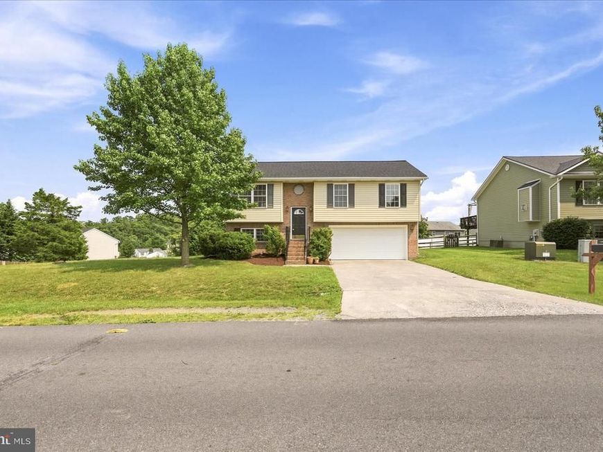 224 Ford Circle, Inwood, WV 25428 Main Photo