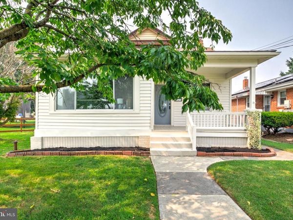 1421 E DERRY ROAD , HERSHEY, PA 17033