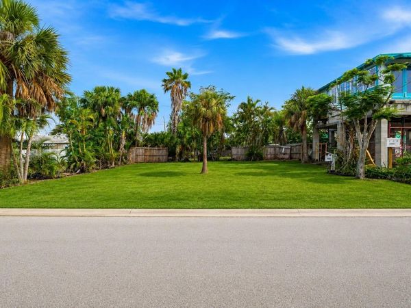 131 86TH TERRACE , ST PETERSBURG, FL 33706