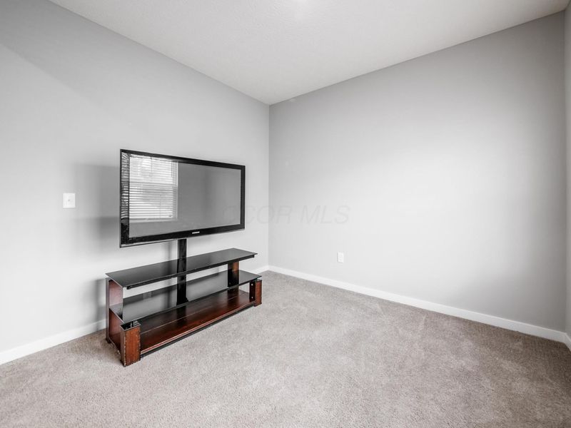 4321 Holstein Drive, Obetz, OH 43207 Photo 9