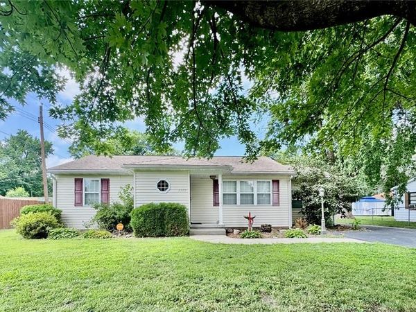 5513 Pontiac Drive , Fairview Heights, IL 62208