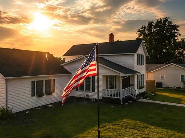 308 N Hill Street , Jerseyville, IL 62052
