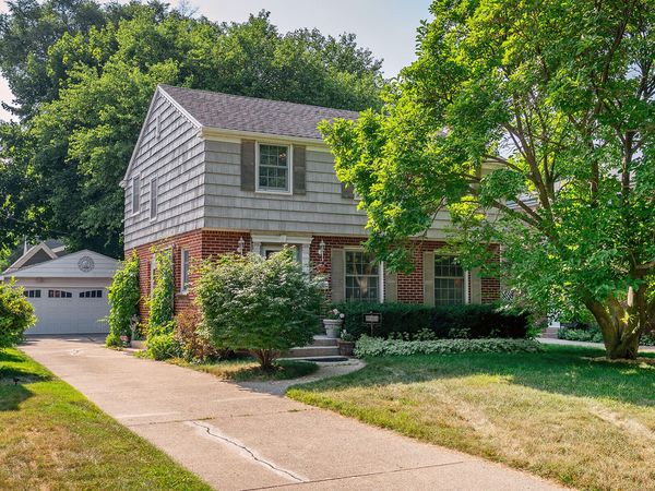 6041 N Santa Monica Blvd, Whitefish Bay, WI 53217