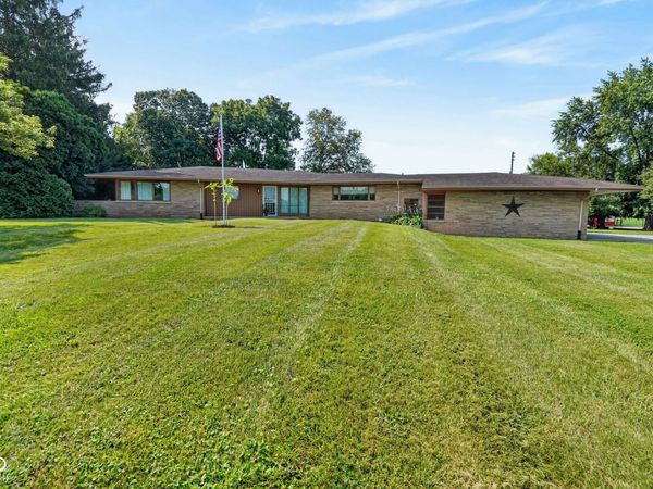 1220 S State Road 67 , Pendleton, IN 46064