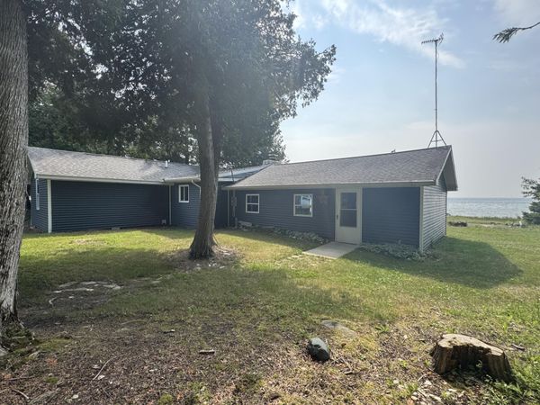 3798 St Martins Point Road, Hessel, MI 49745