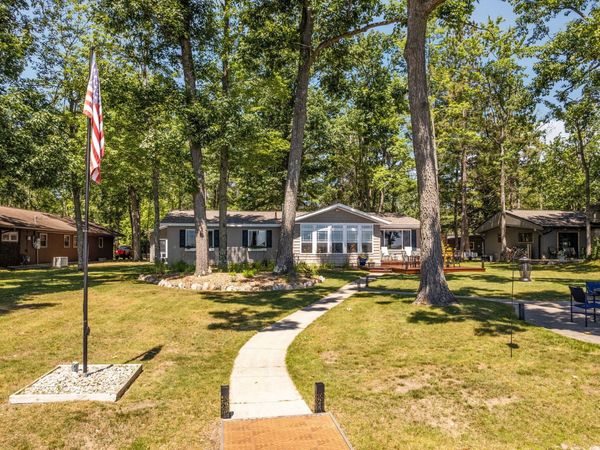 1131 Lagoon Avenue, Lewiston, MI 49756