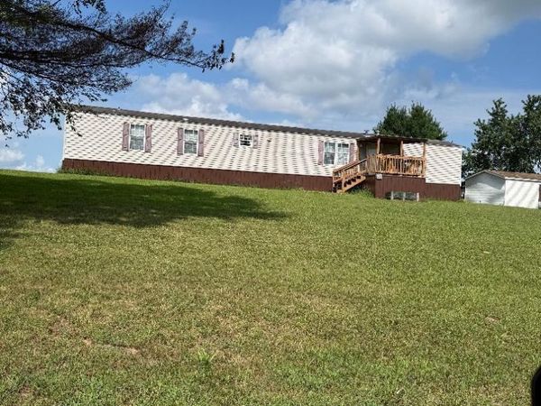 207 Mary Ann Drive, Patoka, IN 47666