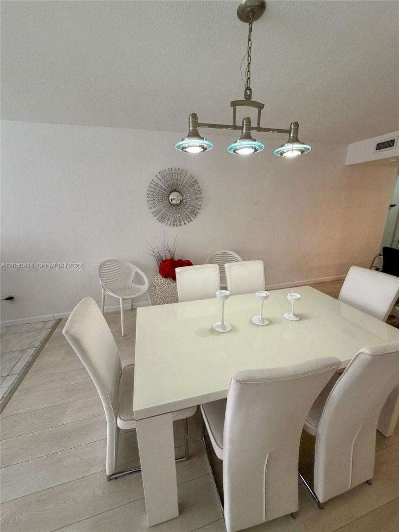 20850 San Simeon Way, Unit 302-5, Miami, FL 33179 Photo