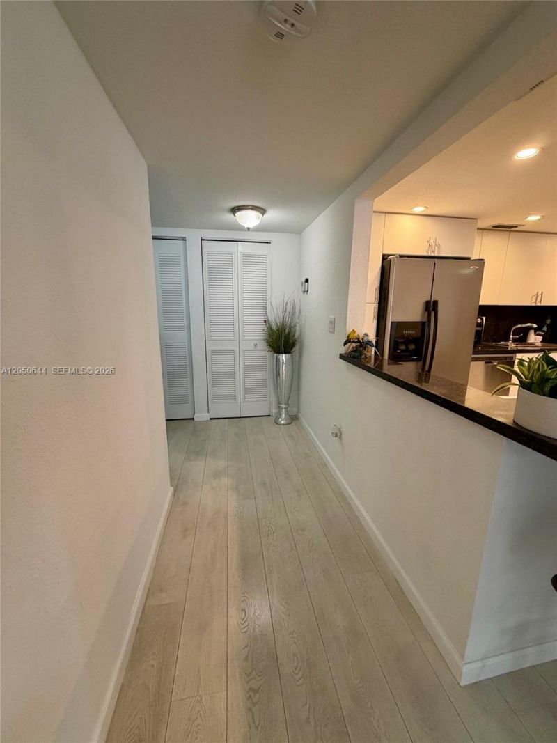 20850 San Simeon Way, Unit 302-5, Miami, FL 33179 Photo