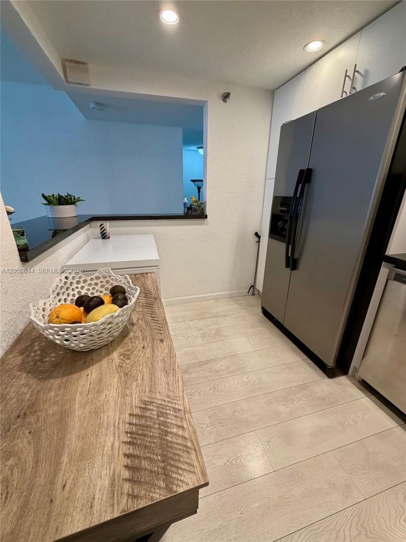 20850 San Simeon Way, Unit 302-5, Miami, FL 33179 Photo