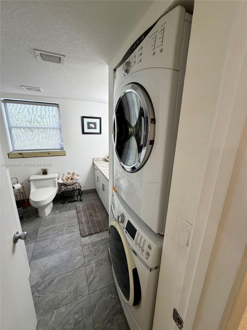 20850 San Simeon Way, Unit 302-5, Miami, FL 33179 Photo