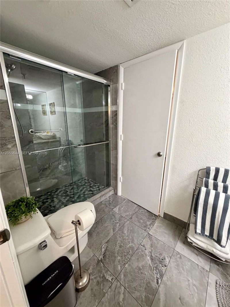 20850 San Simeon Way, Unit 302-5, Miami, FL 33179 Photo