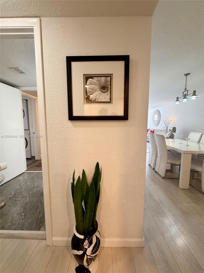 20850 San Simeon Way, Unit 302-5, Miami, FL 33179 Photo
