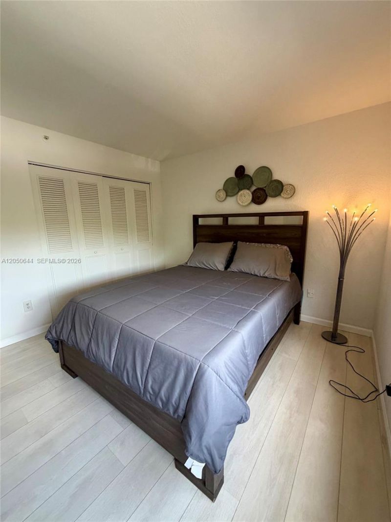 20850 San Simeon Way, Unit 302-5, Miami, FL 33179 Photo
