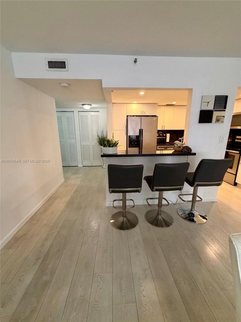 20850 San Simeon Way, Unit 302-5, Miami, FL 33179 Photo