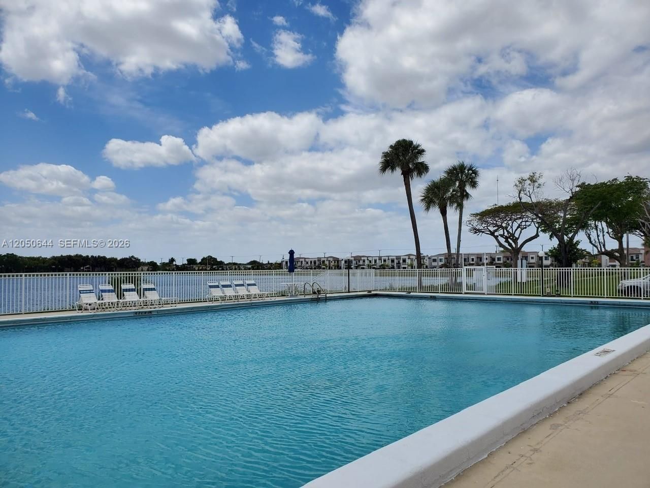20850 San Simeon Way, Unit 302-5, Miami, FL 33179 Photo