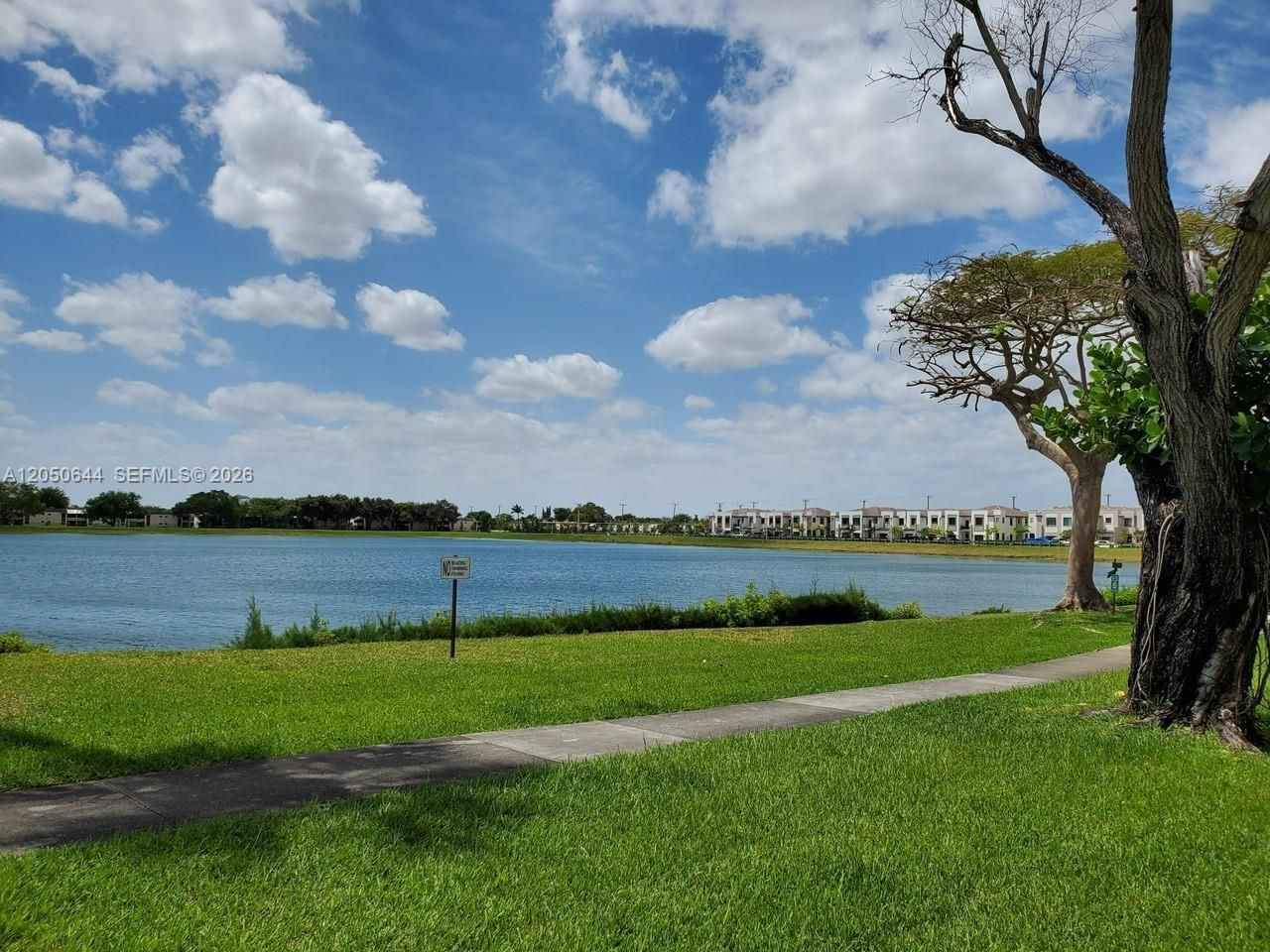 20850 San Simeon Way, Unit 302-5, Miami, FL 33179 Photo