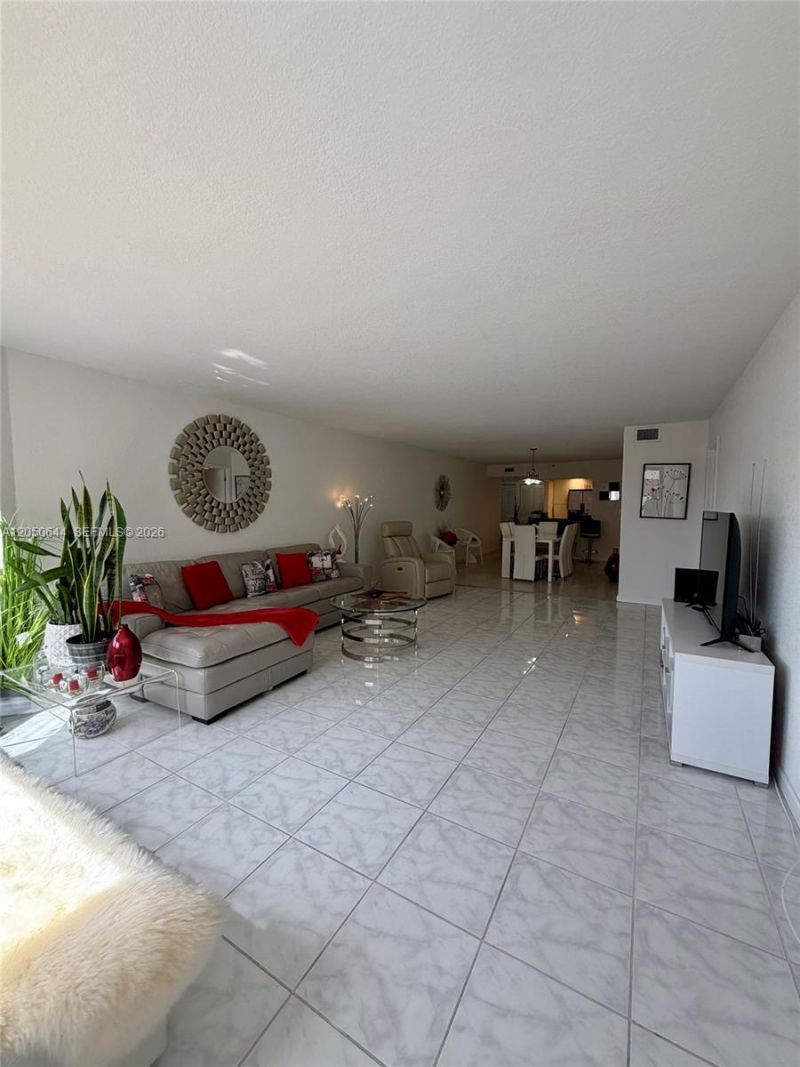 20850 San Simeon Way, Unit 302-5, Miami, FL 33179 Photo