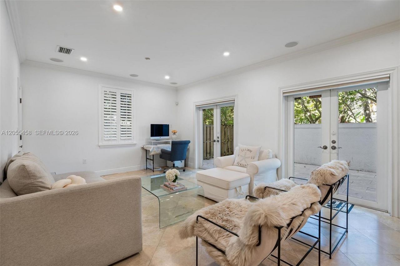 11054 SW 79th Path , Miami, FL 33156 Photo
