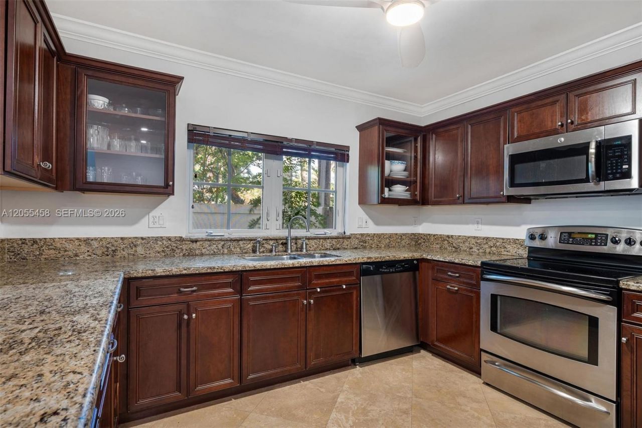 11054 SW 79th Path , Miami, FL 33156 Photo