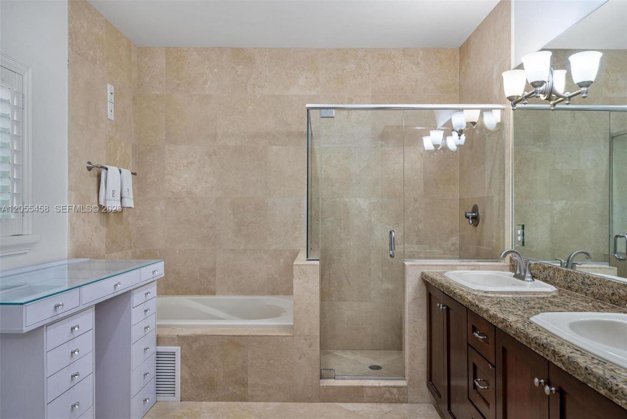 11054 SW 79th Path , Miami, FL 33156 Photo