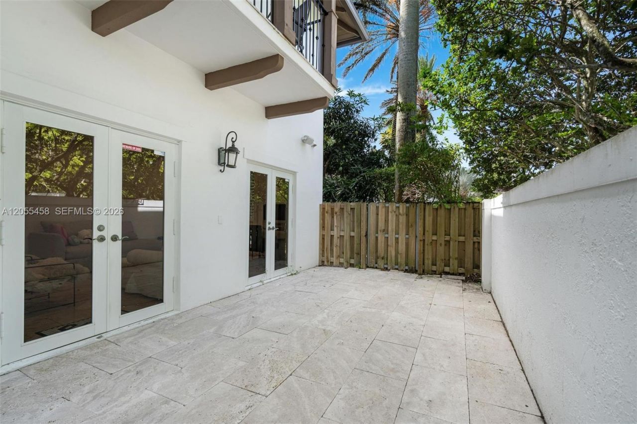 11054 SW 79th Path , Miami, FL 33156 Photo