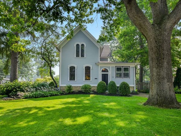 226 N Van Buren Street , Batavia, IL 60510