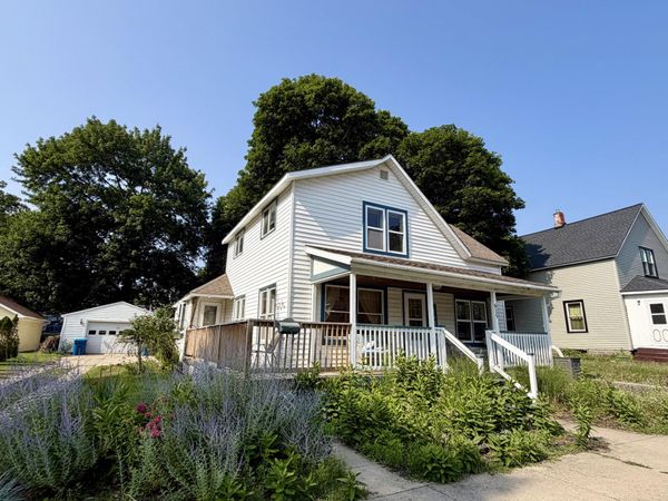 615 E Melendy Street, Ludington, MI 49431